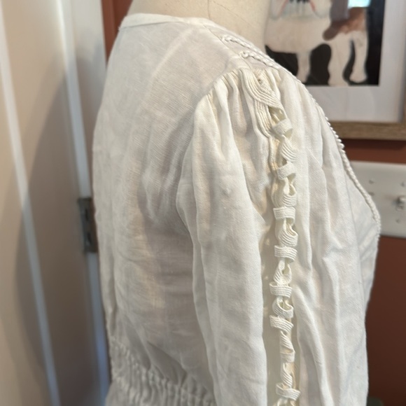Los Angeles Atelier & other stories | white | linen | delicate | vneck | shirt - Picture 7 of 13